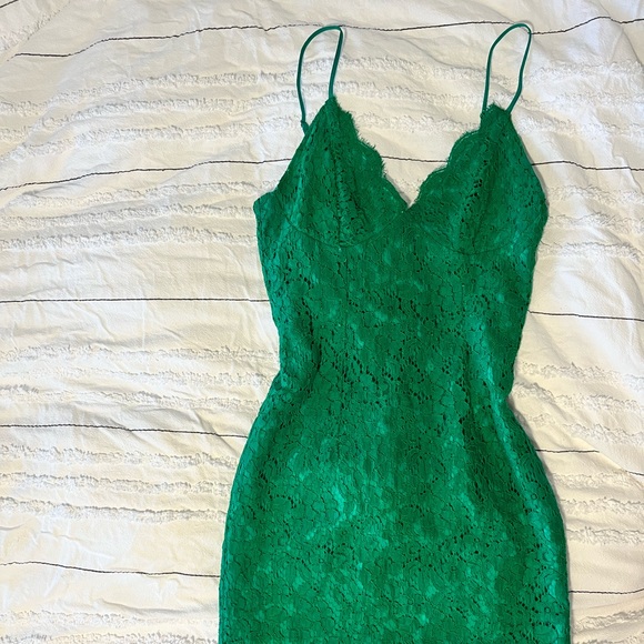 Bardot Dresses & Skirts - Bardot lace dress